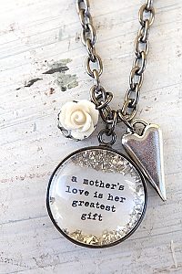 On the hunt for a gift mom will REALLY appreciate? No worries! Here's the list of the top 12 best Mother's Day gifts that the ladies in your life will be tickled to receive! Thoughtful, creative, and something for every budget--I would never have thought of number 8 or 9!