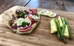 This easy grilled gyros and vegetable recipe is PERFECT for summer! No fuss, no mess, and can all be done outside on the grill! Check out the smart way to make the marinade too!