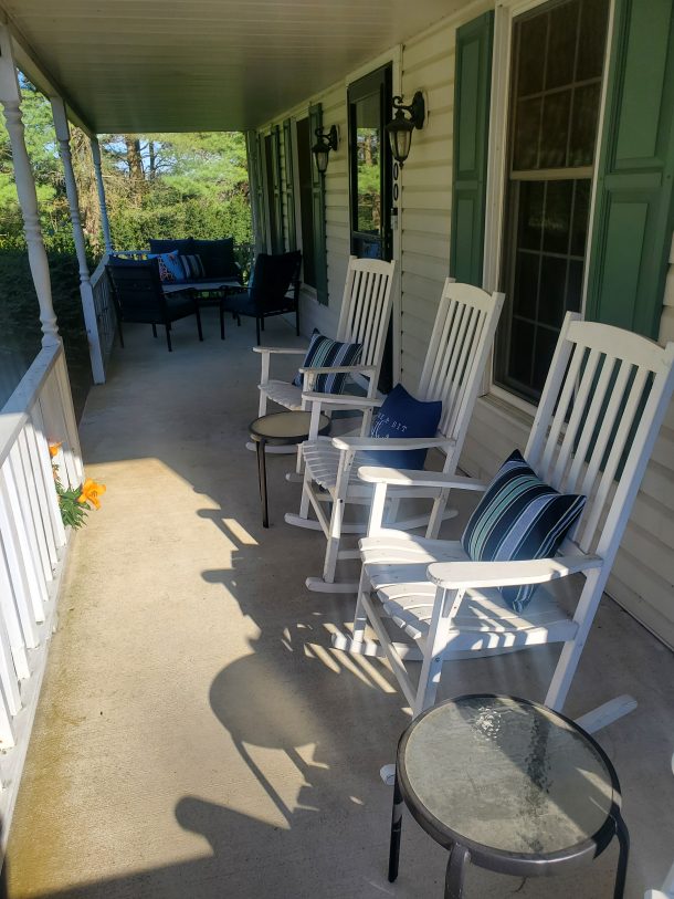 Front Porch Refresh: Summer 2021 Style - The Mom of the Year